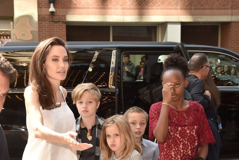 Angelina Jolie z dziećmi w Toronto
