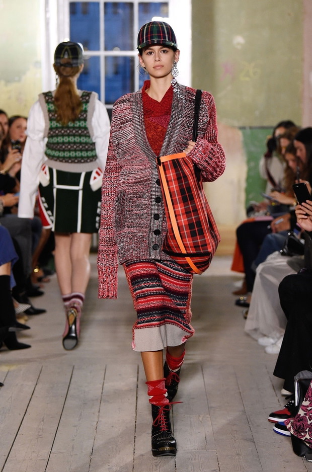 Pokaz mody Burberry w Londynie - wiosna lato 2018