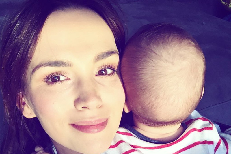 Paulina Krupińska z synem Jędrkiem