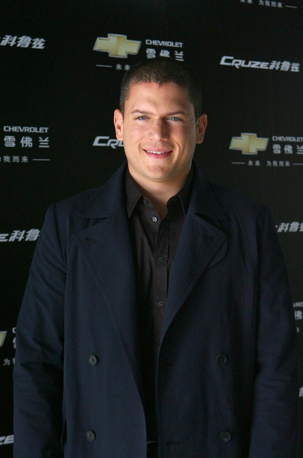 Wentworth Miller na lotnisku w Szanghaju