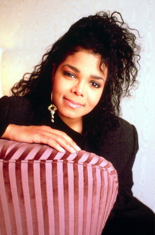 PHOTO: EAST NEWS/REX FEATURES JANET JACKSON 1987 wearing key earring