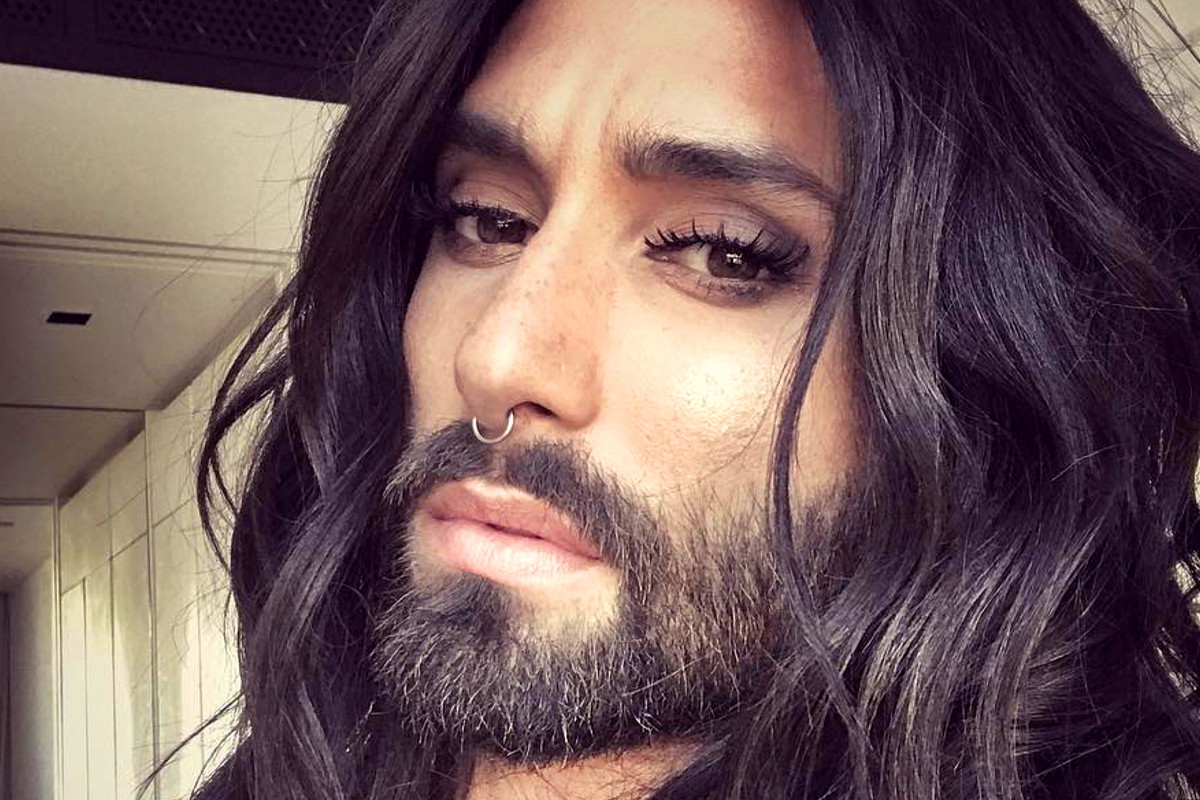 Tak zmieniła się Conchita Wurst (Thomas Neuwirth), kobieta z brodą, która wygrała Eurowizję w 2014 roku. Metamorfoza Conchity Wurst