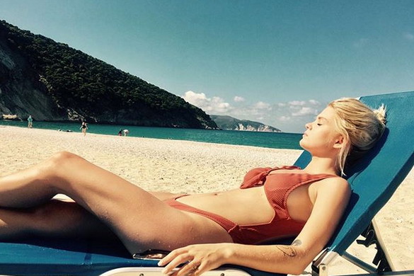 Margaret w bikini