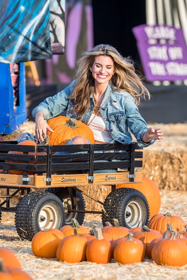 Znani w Mr. Bones Pumpkin Patch