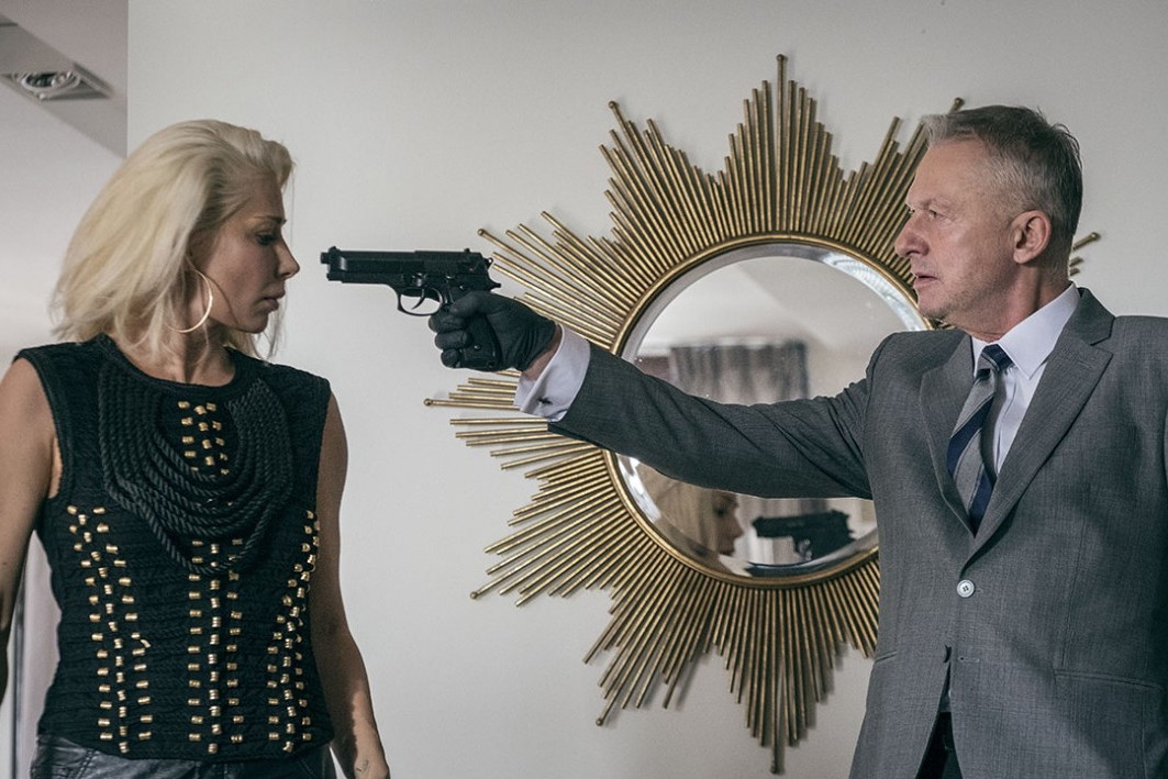 Kadry z filmu „Kobiety mafii” Patryka Vegi