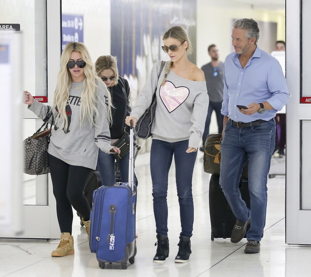 Joanna Krupa w bluzie z sercem