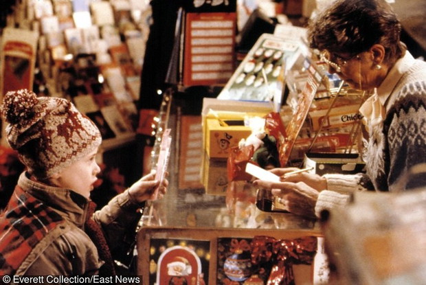 macaulay-culkin-w-czapce-z-reniferami-327213-GALLERYBIG-23e6ecf