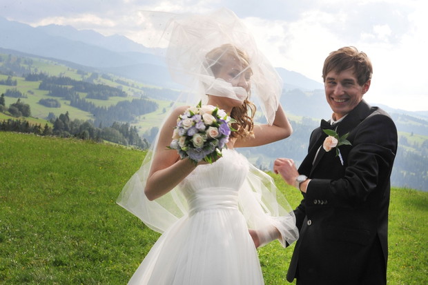 Skoczek Kamil Stoch i Ewa Bilan na ?lubnym kobiercu