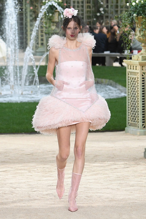 Chanel : Runway - Paris Fashion Week - Haute Couture Spring Summer 2018