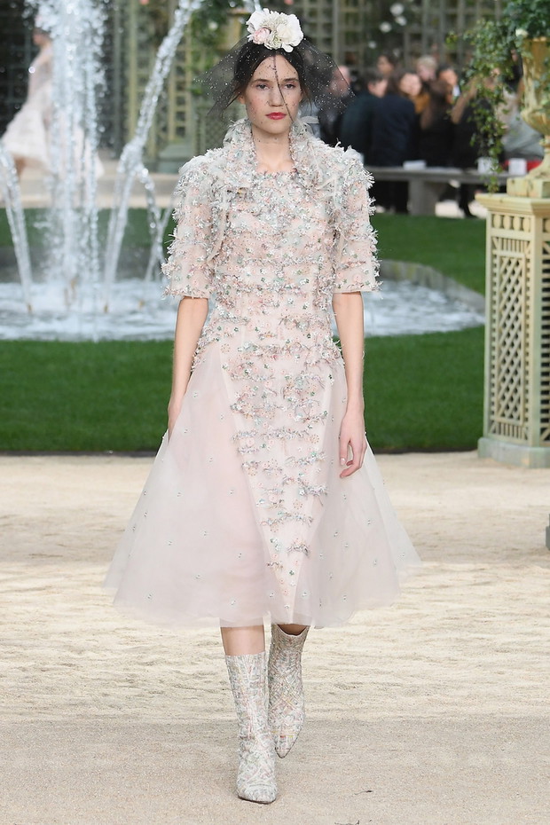 Chanel : Runway - Paris Fashion Week - Haute Couture Spring Summer 2018