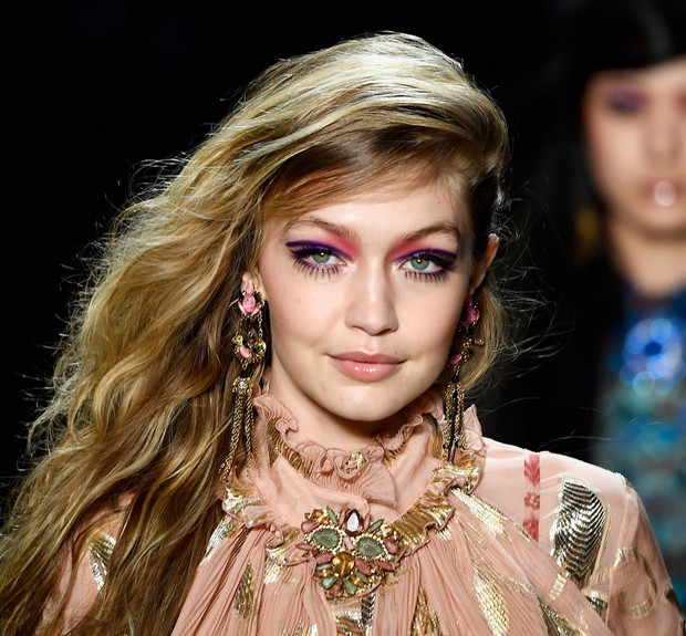 Anna Sui - Runway - February 2018 - New York Fashion Week: The Shows