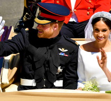 Meghan Markle i książę Harry w karocy