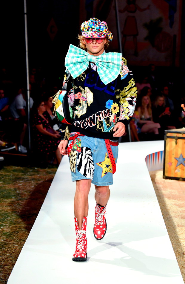 Moschino Spring/Summer 19 Menswear And Women's Resort Collection - Runway