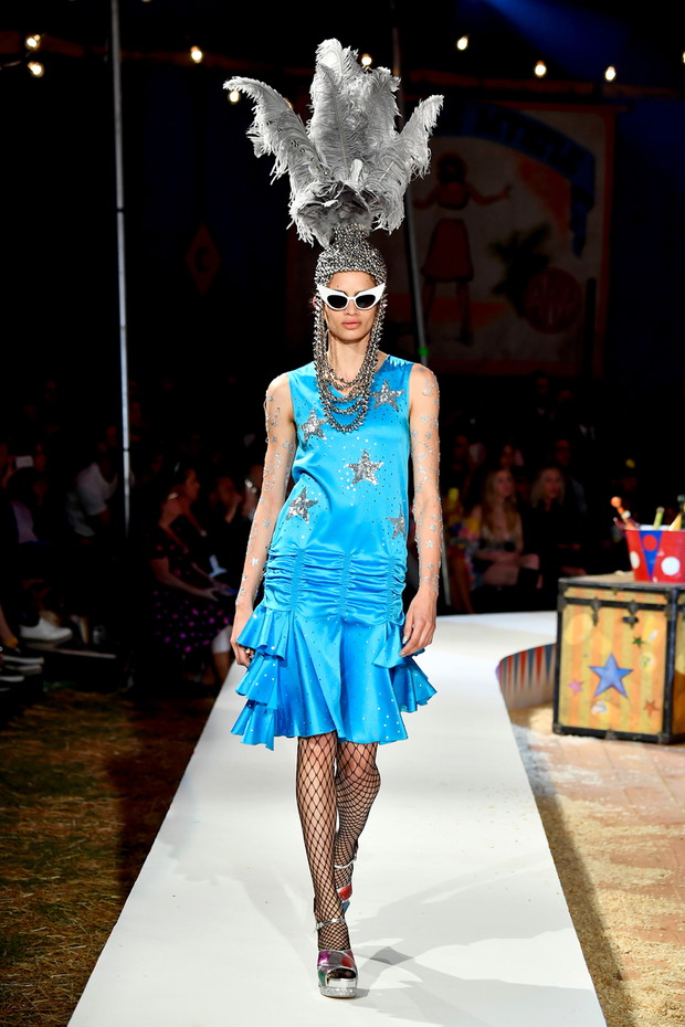 Moschino Spring/Summer 19 Menswear And Women's Resort Collection - Runway