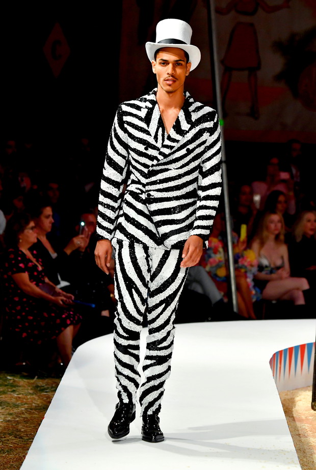 Moschino Spring/Summer 19 Menswear And Women's Resort Collection - Runway
