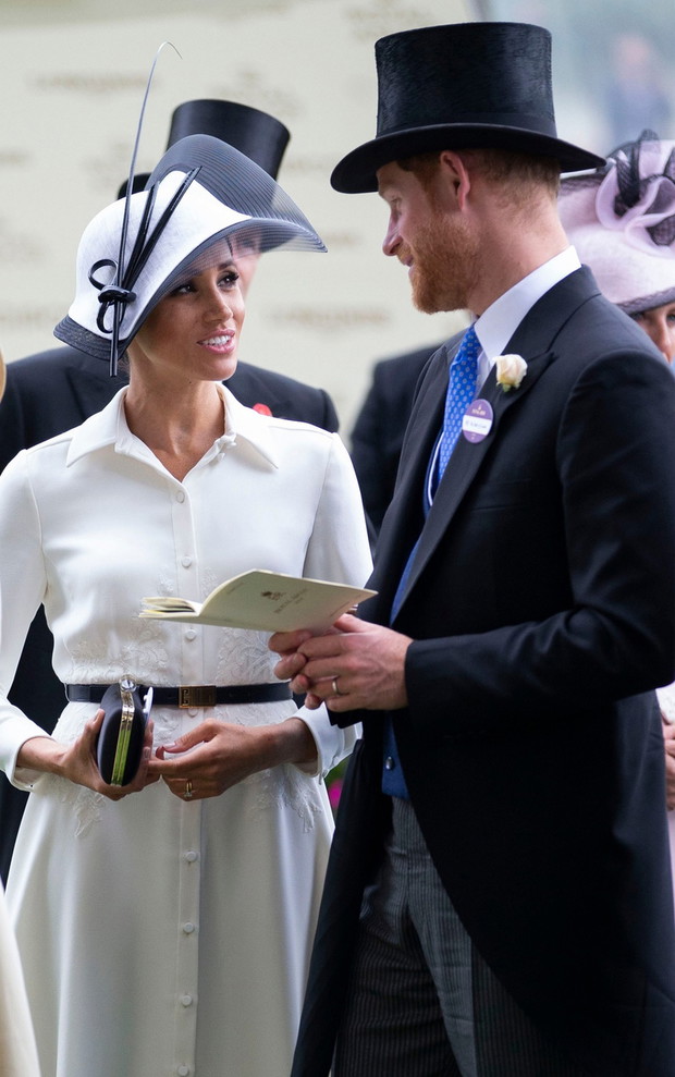 Ksi???ta Sussex na wy?cigach konnych w Ascot