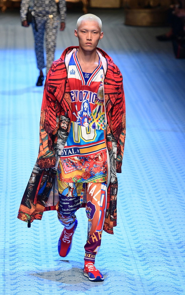 Pokaz Dolce & Gabbana na tygodniu mody w Mediolanie