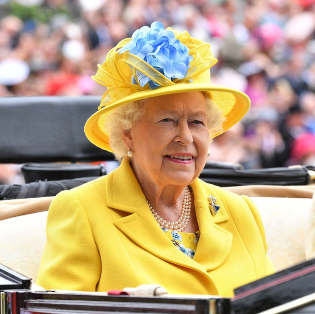 Rodzina krůlewska na wy?cigach konnych w Ascot