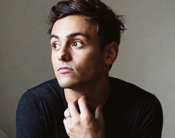 Tom Daley, sportowiec i jego chłopak zostali rodzicami
