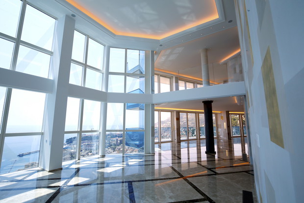 Exclusif - no web - Visite du penthouse de la tour Odťon ŗ Monaco, l'un des appartements les plus chers et plus grands du monde - du 45Ťme au 48Ťme ťtage avec toit terrasse