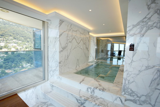 Exclusif - no web - Visite du penthouse de la tour Odťon ŗ Monaco, l'un des appartements les plus chers et plus grands du monde - du 45Ťme au 48Ťme ťtage avec toit terrasse