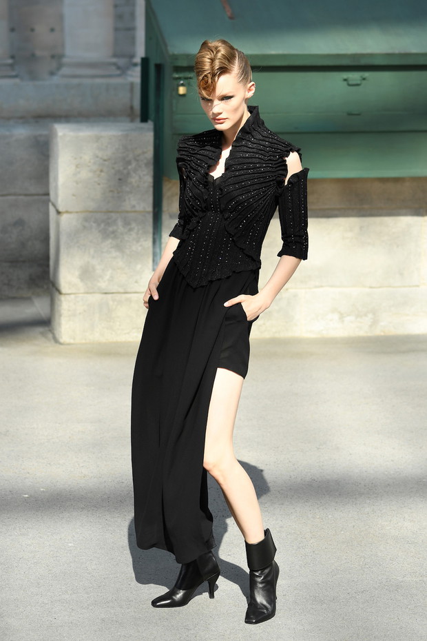 Chanel : Runway - Paris Fashion Week - Haute Couture Fall Winter 2018/2019