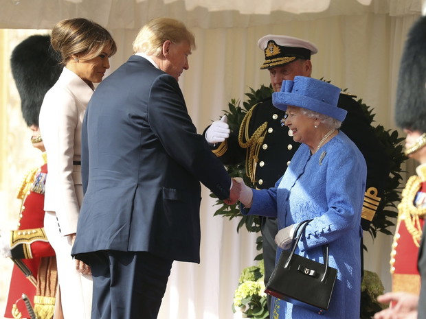 Królowa El?bieta II przyjmuje prezydenta USA w Windsorze