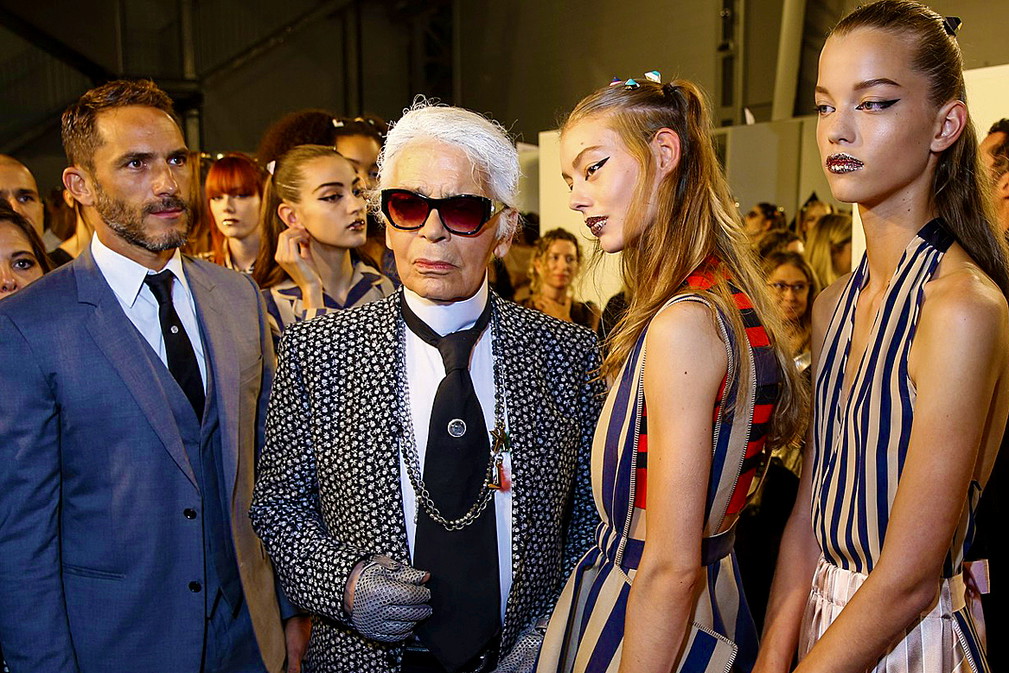 Karl Lagerfeld i modelki