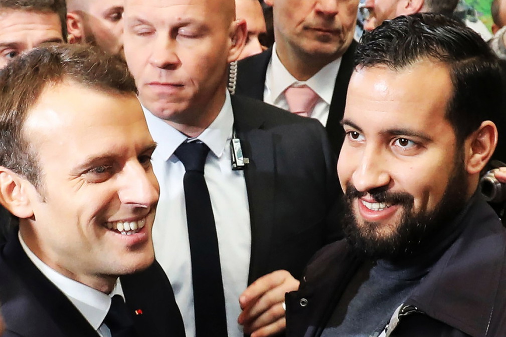 Emmanuel Macron ma kochanka?! Kim jest Benalla?