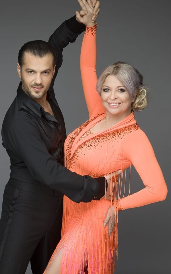 viola-arlak-i-krzysztof-hulboj-w-tancu-z-gwiazdami-2014-181337-GALLERY600-e2e14cc