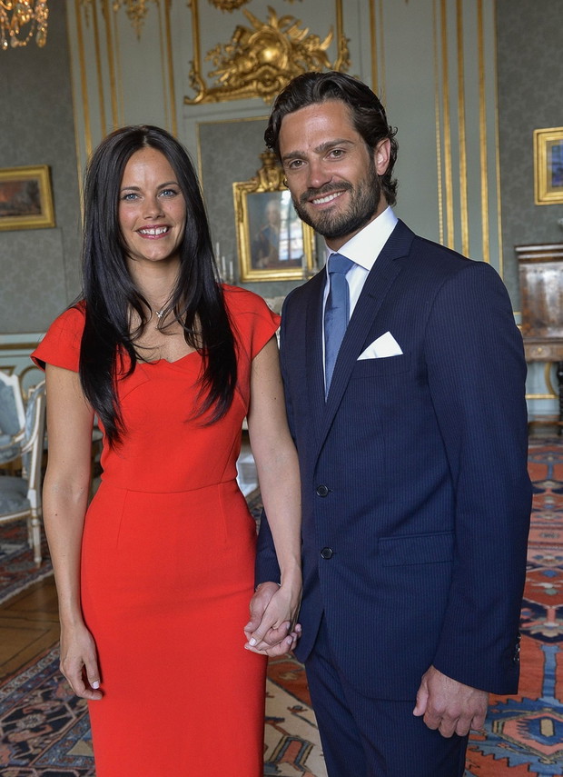 Ksi??e Carl Philip zar?czy? si? z Sofi? Hellqvist