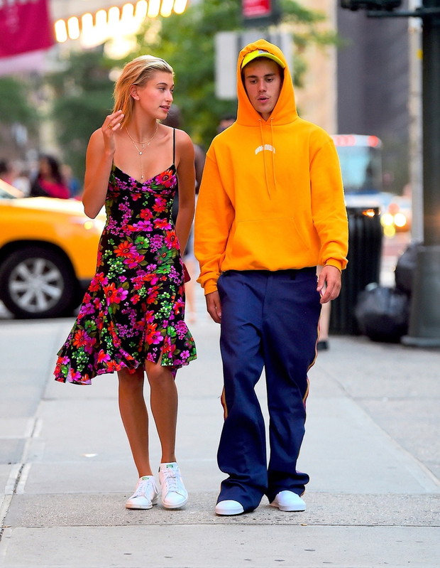 Hailey Baldwin i Justin Bieber spaceruj? po mie?cie