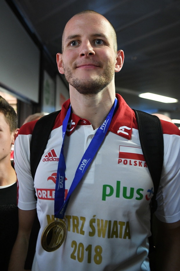 Powrót z?otych polskich siatkarzy z M?