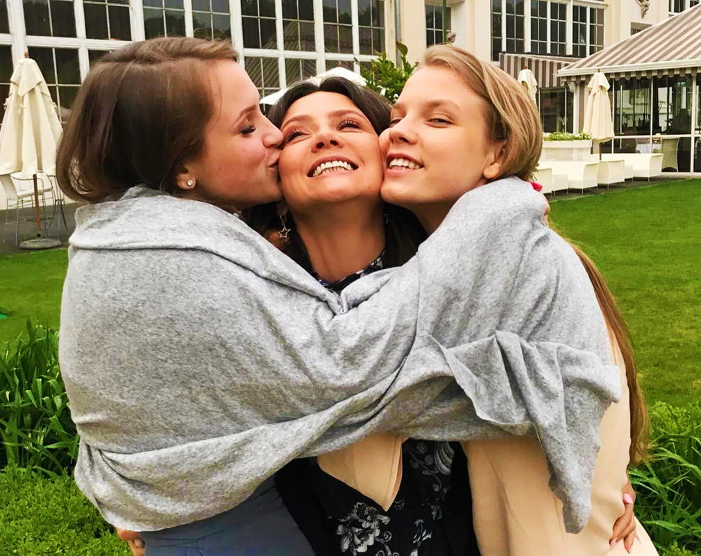 Kinga Rusin, Kinga Rusin z córkami