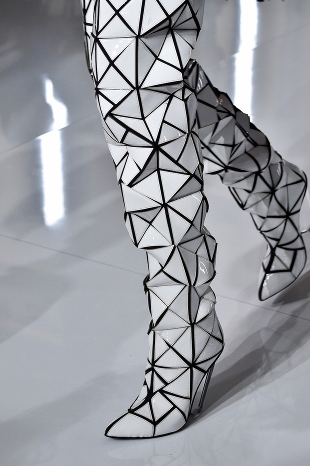 Balmain : Runway - Paris Fashion Week Womenswear Spring/Summer11 2019