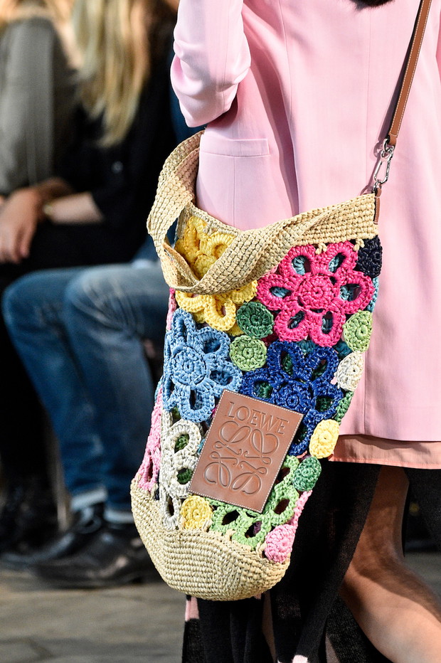 Loewe : Runway - Paris Fashion Week Womenswear Spring/Summer 2019