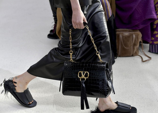Valentino : Runway - Paris Fashion Week Womenswear Spring/Summer 2019