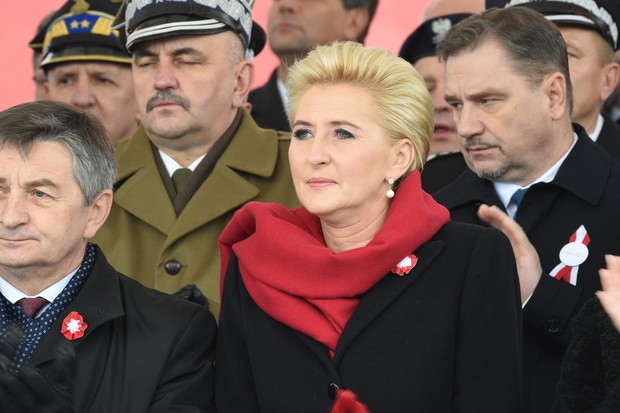 Oficjalne uroczysto?ci na pl. Pi?sudskiego