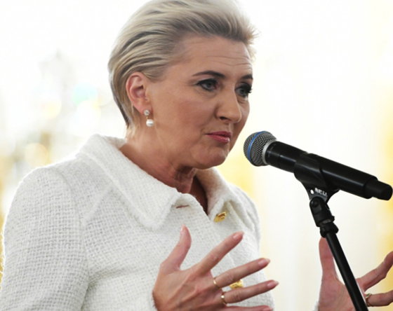 Agata Kornhauser-Duda na Zamku Królewskim w trakcie gali Człowiek roku bez barier
