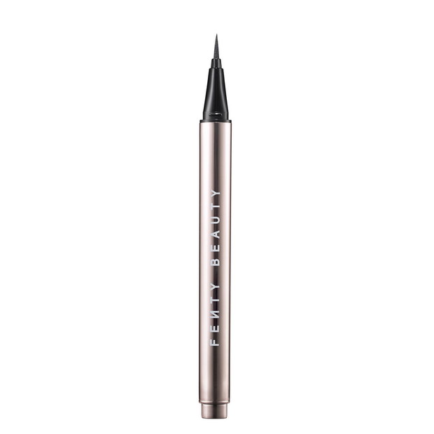 Eyliner Flyliner Longwear Liquid w kolorze Cuz I'm Black Fenty Beauty by Rihanna, 85,00 zł, Sephora