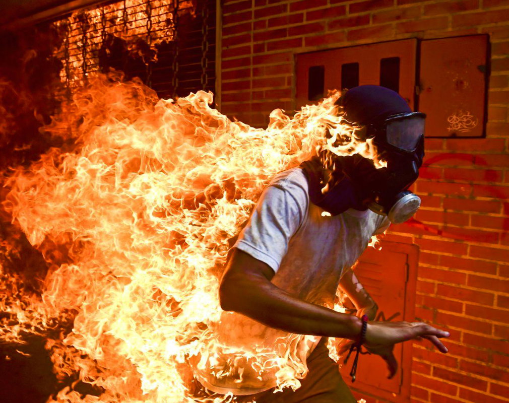Ronaldo Schemidt/World Press Photo