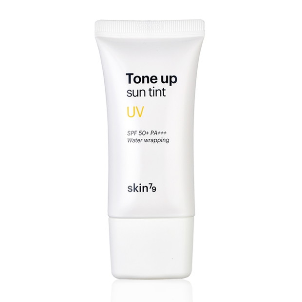 Lekki krem ochronny Tone Up Sun Tint SPF50+ PA+++ Skin79, 60 zł.