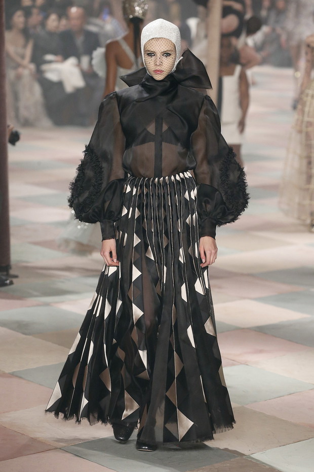 Christian Dior : Runway - Paris Fashion Week - Haute Couture Spring Summer 2019