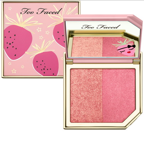 Podwójny roz do policzków Fruit Coctail Blush Duo w kolorze StrobeBerry Too Faced, ok. 110 zł.