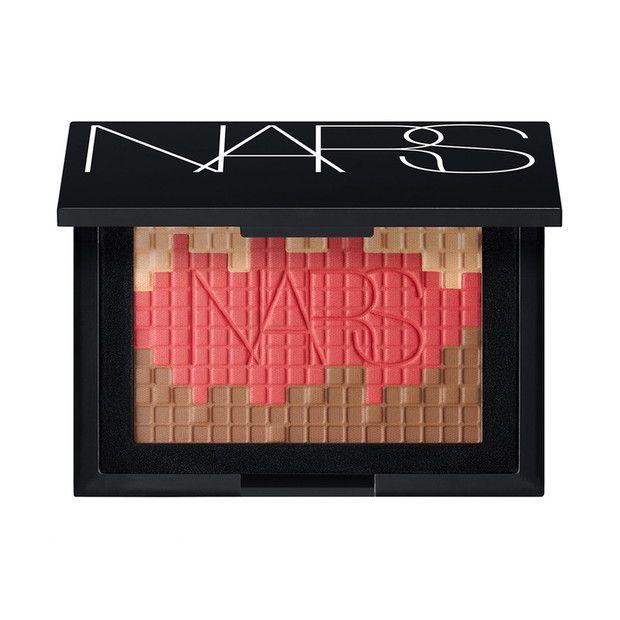 Róż do policzków Mosaic Glow Blush NARS, ok 160 zł.