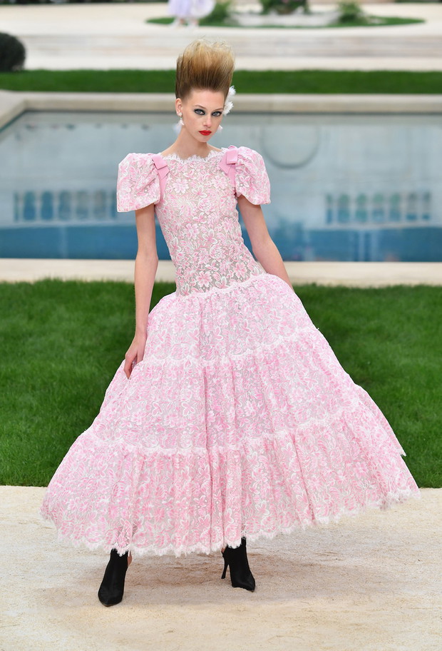 Chanel : Runway - Paris Fashion Week - Haute Couture Spring Summer 2019
