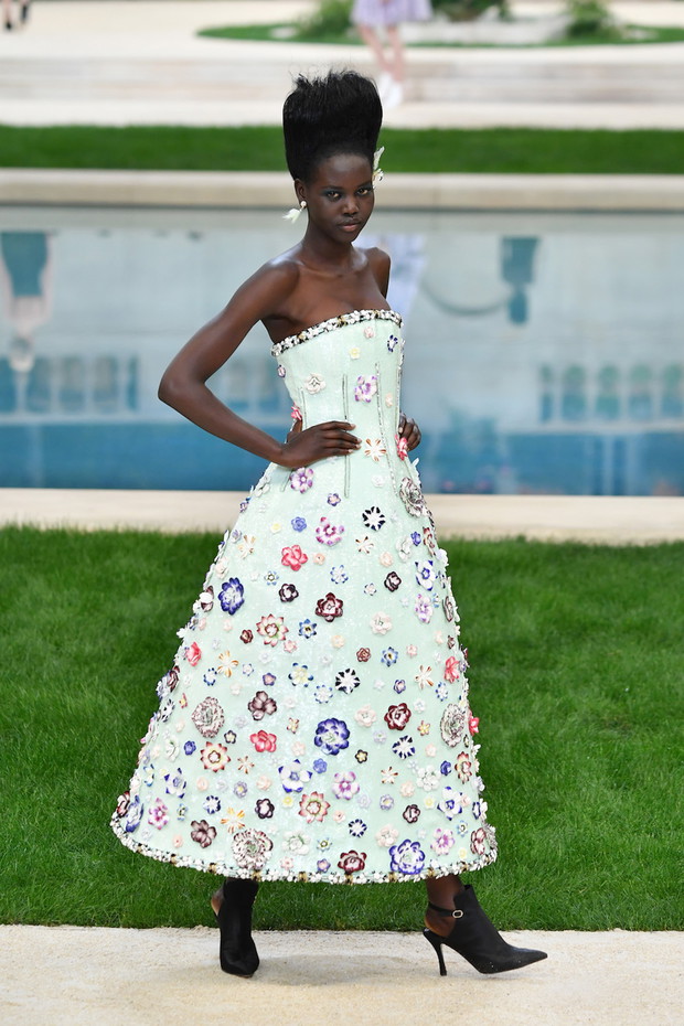 Chanel : Runway - Paris Fashion Week - Haute Couture Spring Summer 2019