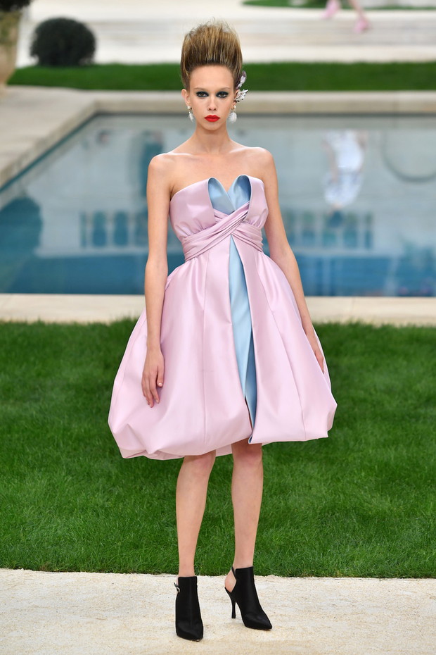 Chanel : Runway - Paris Fashion Week - Haute Couture Spring Summer 2019