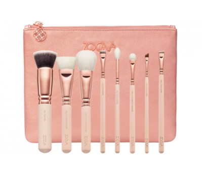 Zestaw pędzli do makijażu twarzy i oczu z kosmetyczką Rose Golden Luxury Set Zoeva, ok. 320 zł.