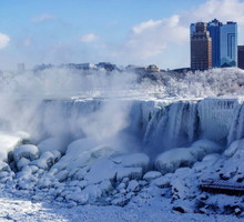 wodospad Niagara zamarza